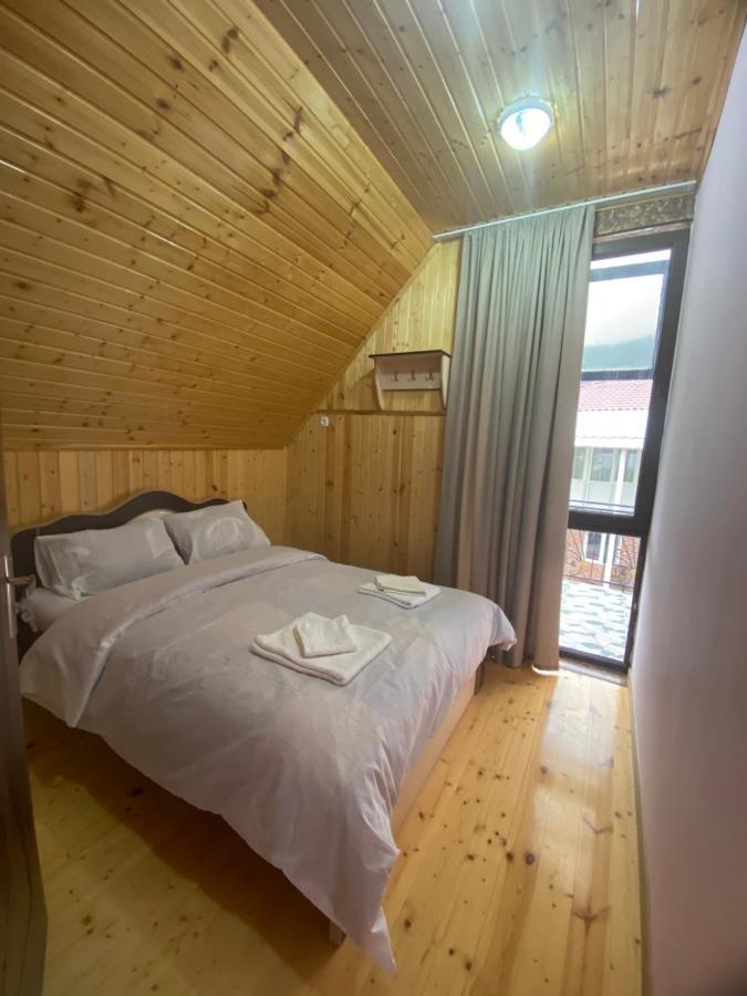 Kirta Hotel Gordi Екстериор снимка