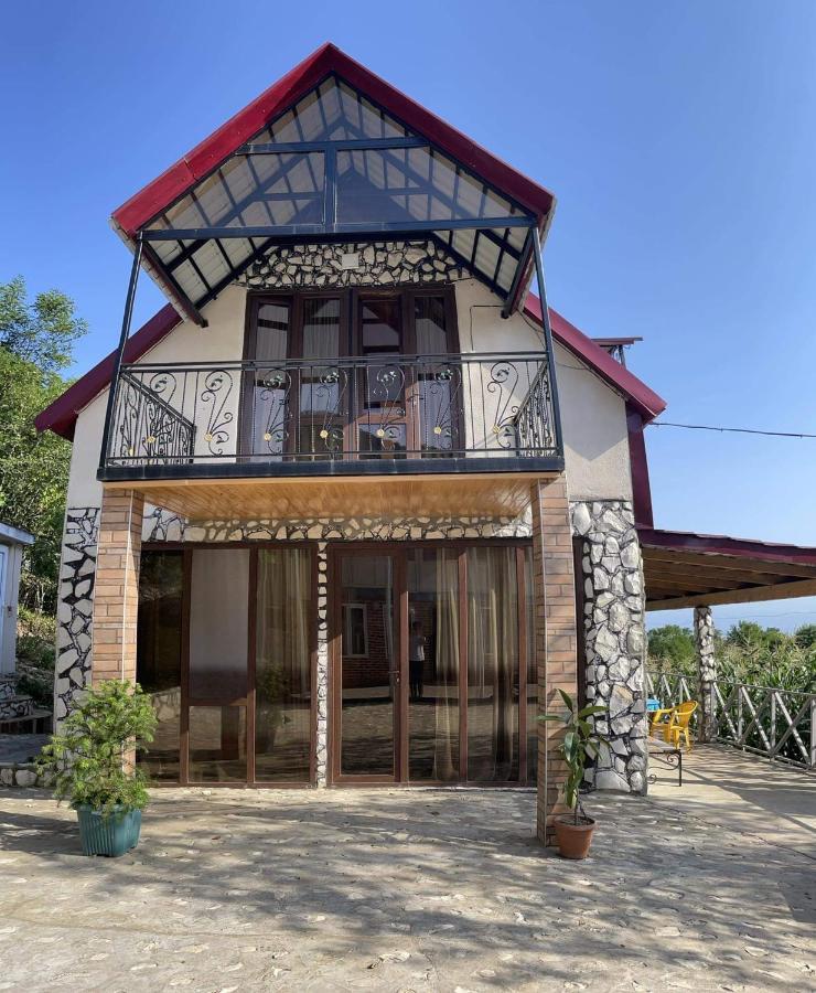 Kirta Hotel Gordi Екстериор снимка