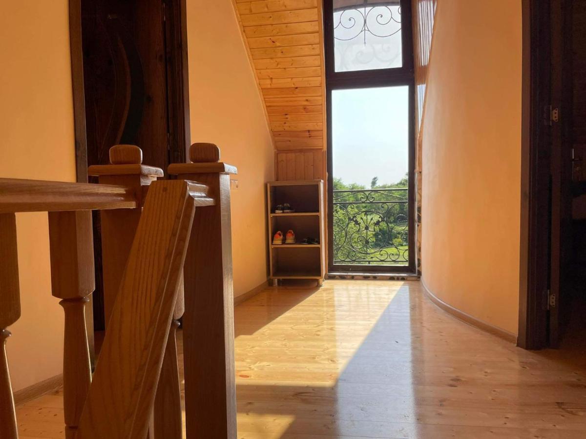 Kirta Hotel Gordi Екстериор снимка