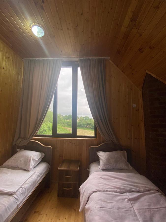 Kirta Hotel Gordi Екстериор снимка
